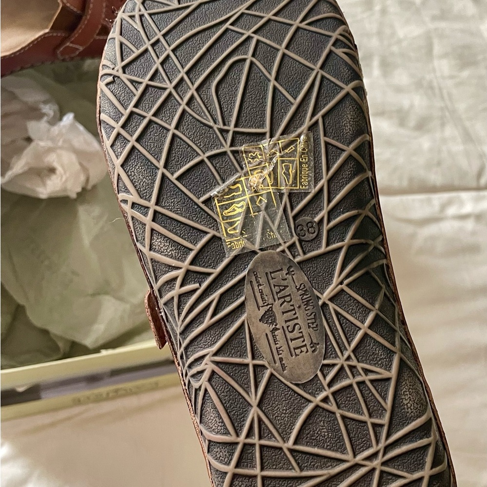 NIB L'ATISTET women’s  Perforated Leather Slip-Ons - Picture 5 of 5